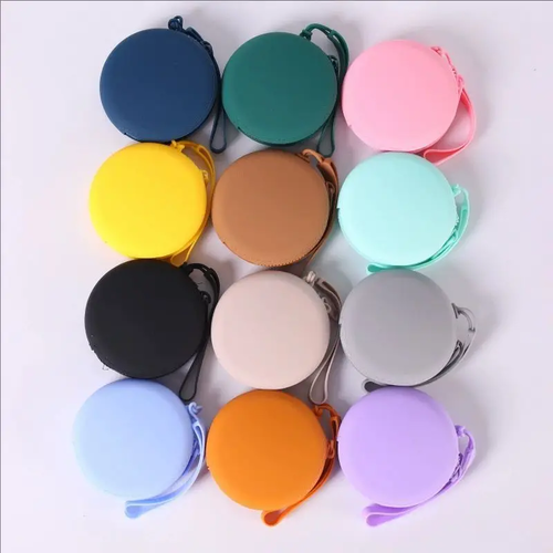 Silicone Dog Treat Pouch Portable Travel Bag - Image 2